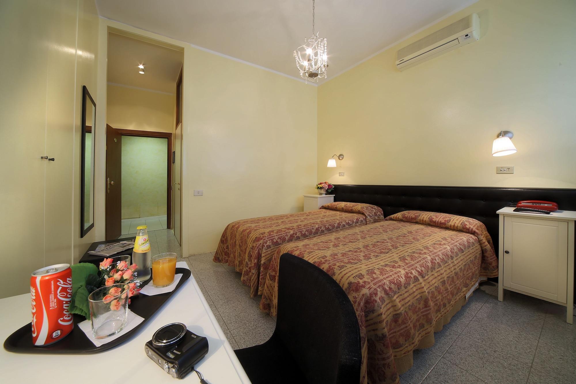 Hotel Cristallo Brescia Esterno foto