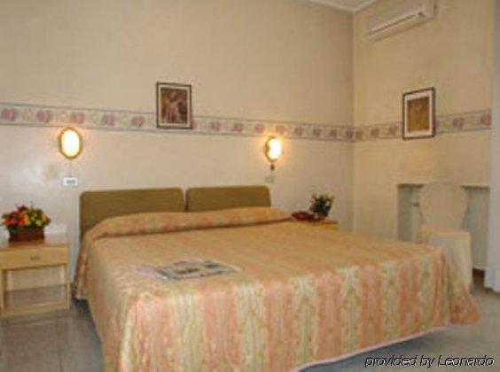 Hotel Cristallo Brescia Camera foto