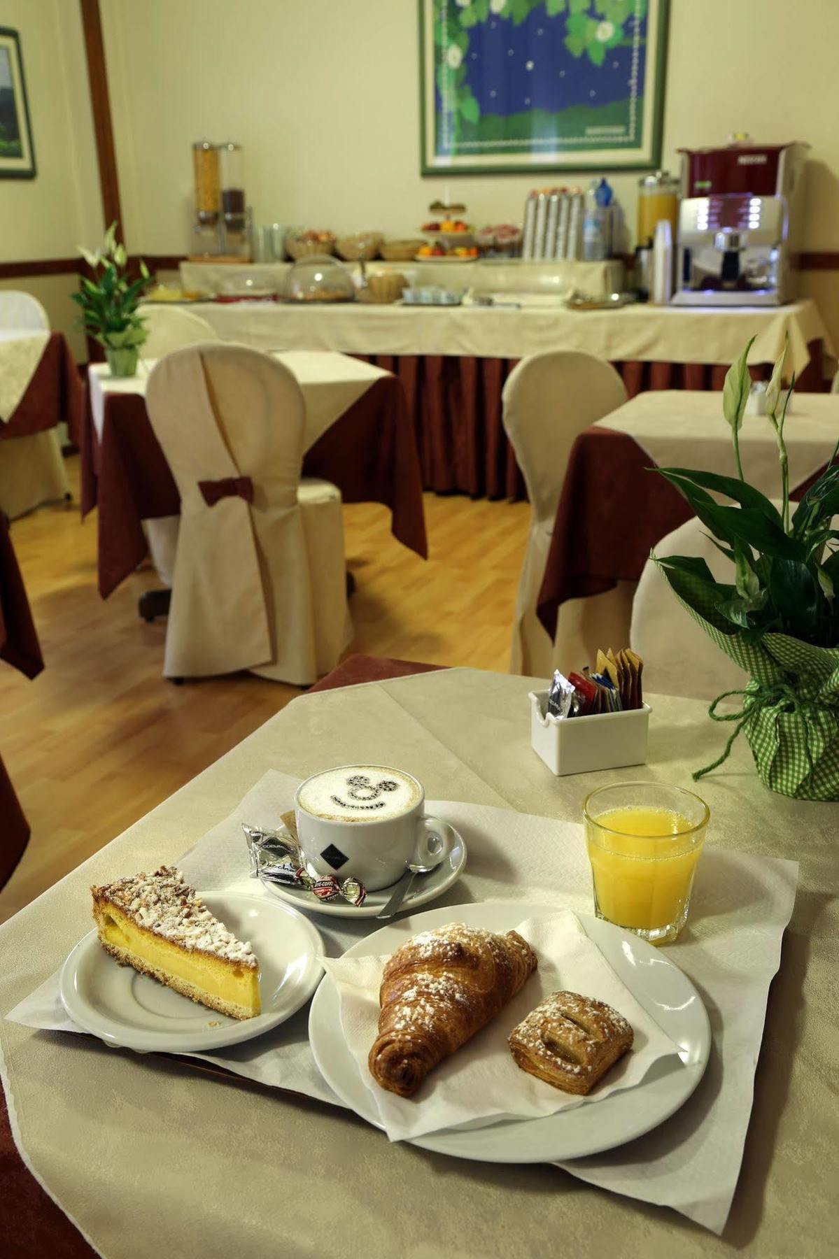 Hotel Cristallo Brescia Esterno foto