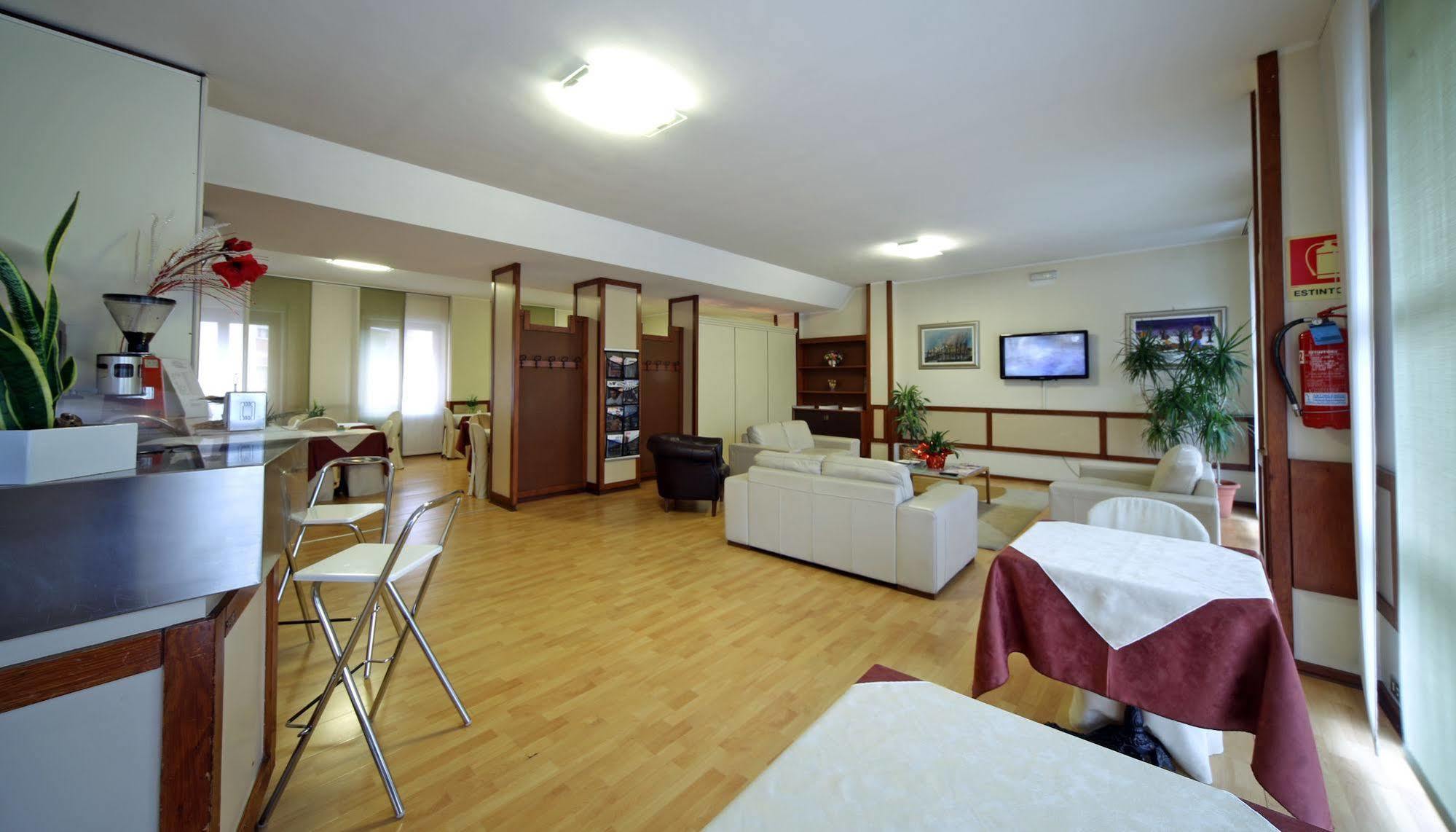 Hotel Cristallo Brescia Esterno foto